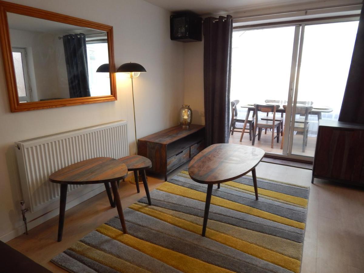 Modern, Well Located En-Suite Rooms With Parking - Orbitat Accommodations CBG Exterior foto